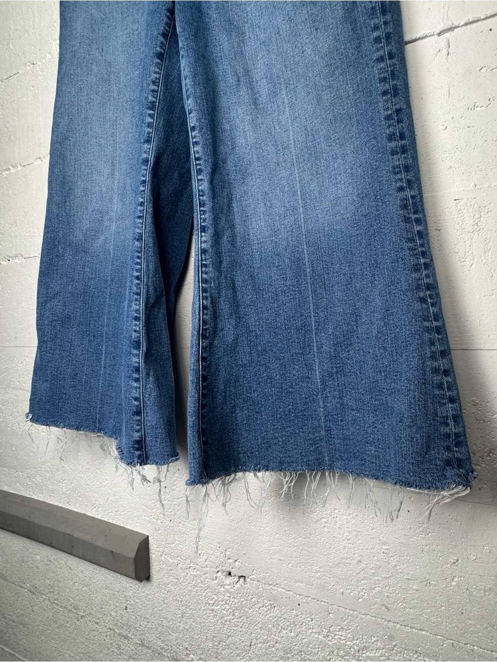 Madewell High-Rise Curvy flared Wide Leg Jeans in medium blue Wash Size 30 - Picture 3 of 13